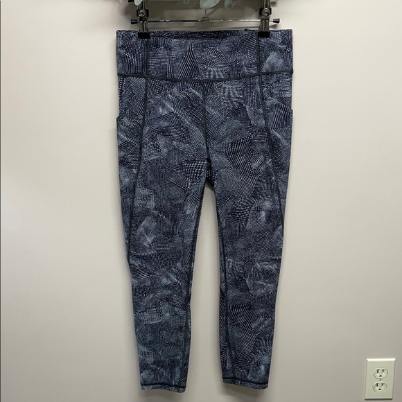 Lululemon Time To Sweat Crop Free Spirit Alpine White Black 8 - Picture 1 of 16